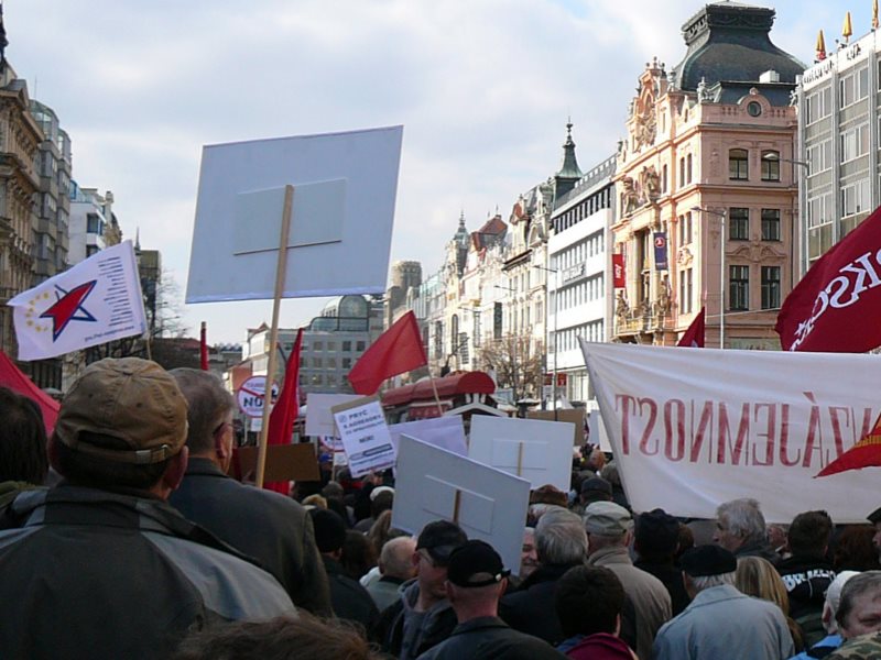 Pohled na protestující 2
