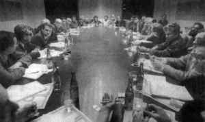 Jednání o budoucí podobě vlády v pražském Paláci kultury - začátek prosince 1989.