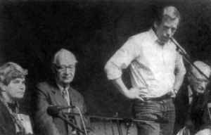 Zleva Rita Klímová, Alexander Dubček, Václav Havel a Jiří Hájek při jedné z tiskových konferencí Občanského fóra v prosinci 1989.