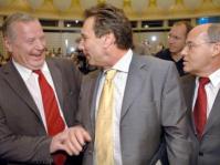 Zleva Bisky (PDS), Ernst (WASG) a Gysi (PDS)